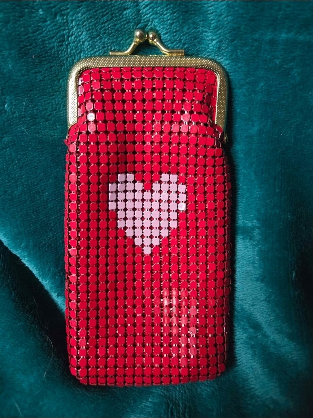 Red Heart Mosaic Evening Clutch - Women’s Case